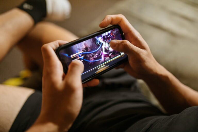 Tips For Optimizing Battery Life During Mobile Gaming
