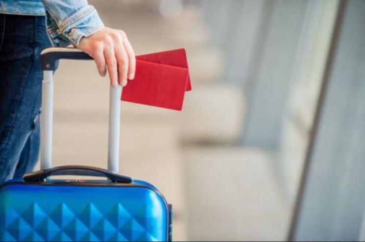 Tips Menjaga Keamanan Saat Bepergian Sendirian